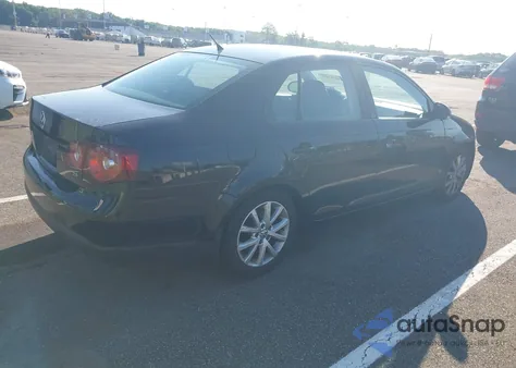 2010 Volkswagen Jetta Se/Sel z USA, uszkodzony, nr VIN 3VWRZ7AJ2AM138941